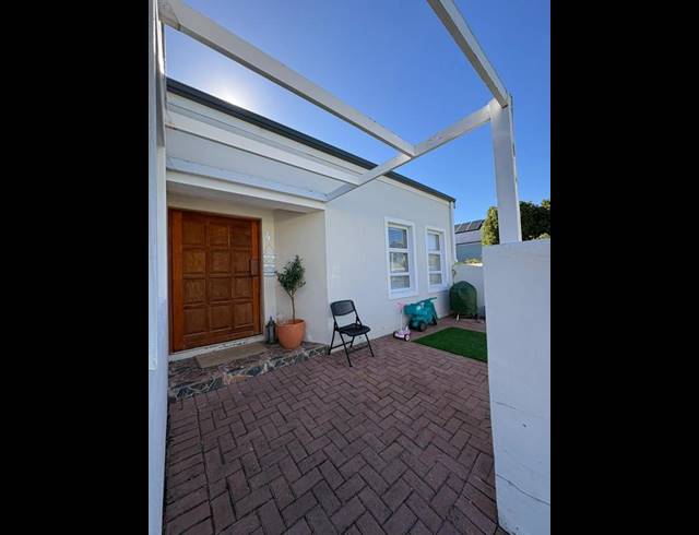3 BEDROOM HOUSE FOR SALE IN SANDBAAI
